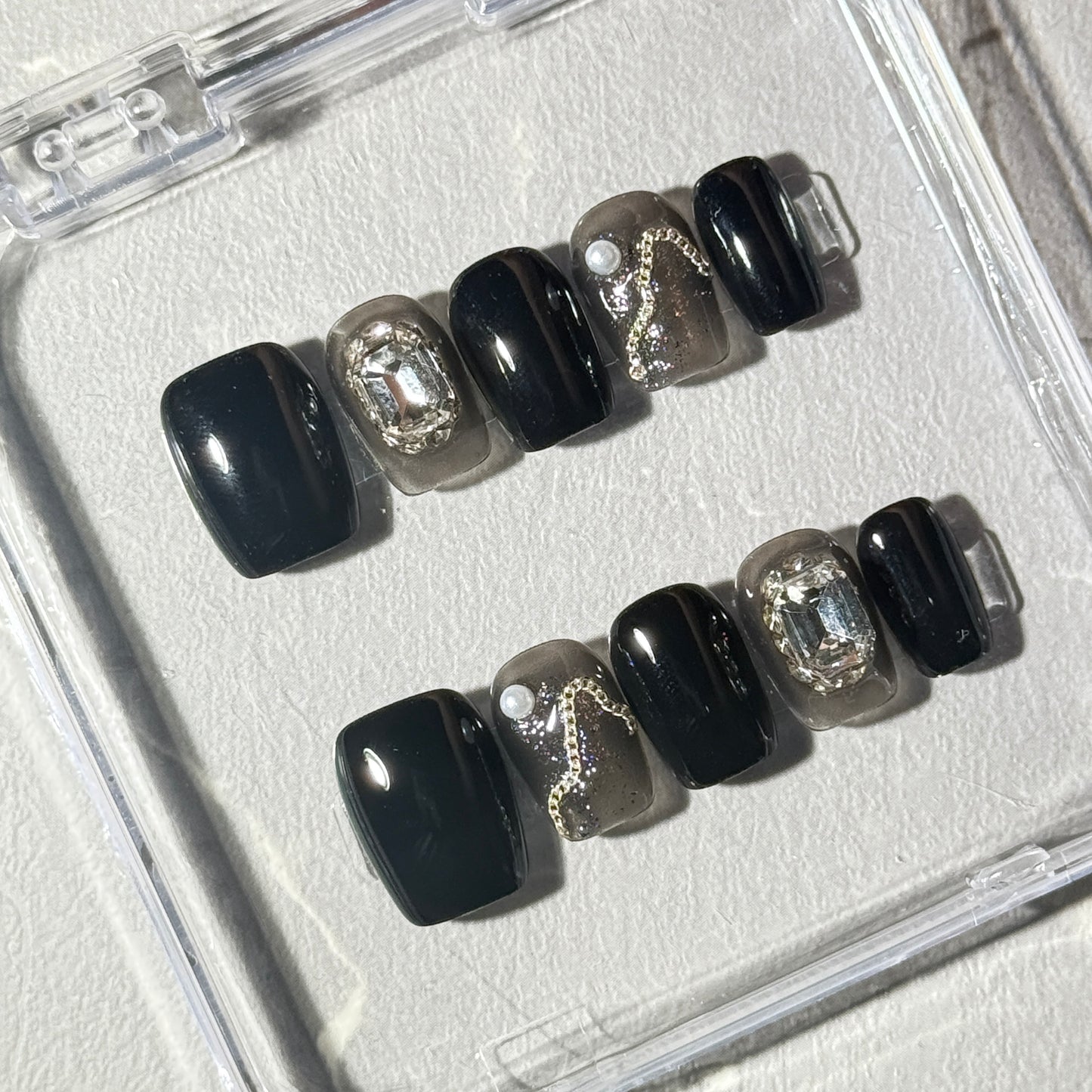 Black Chain Sparkle